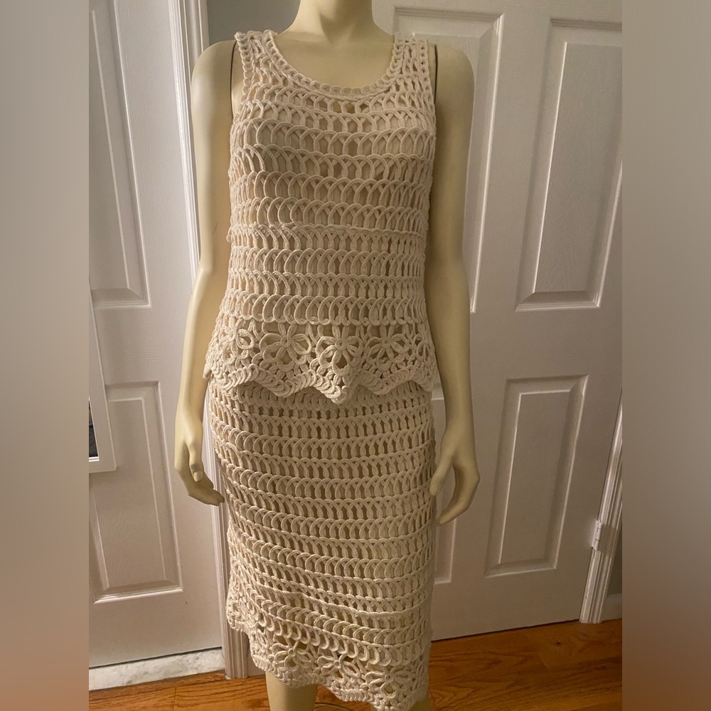 Adiva Elegant Cream Crochet Skirt Set/ Size is like M.